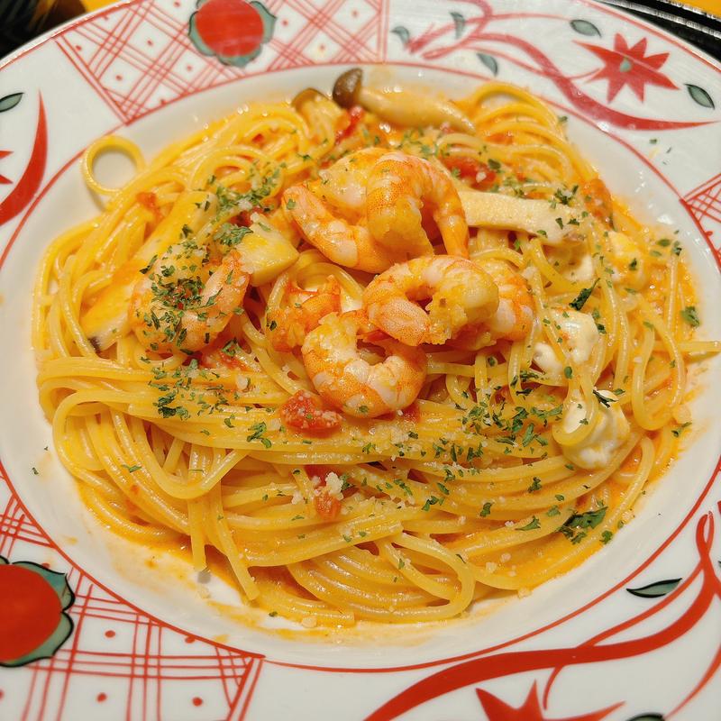 たっぷり海老とモッツァレラチーズのトマトクリーム(洋麺屋 五右衛門 川崎アゼリア店)