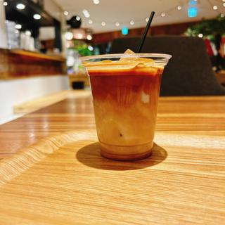 アイスカフェラテ(unchi coffee)