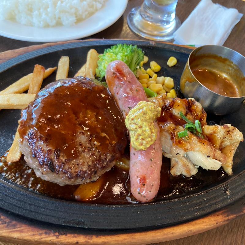 トリプルグリルハンバーグ(ロイヤルホスト馬事公苑店)