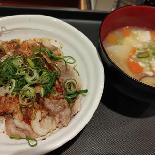 韓国風焼き牛めし 並＋参鶏湯風スープ(松屋 市川店)