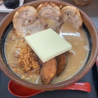 北海道味噌炙りチャーシュー麺+バター