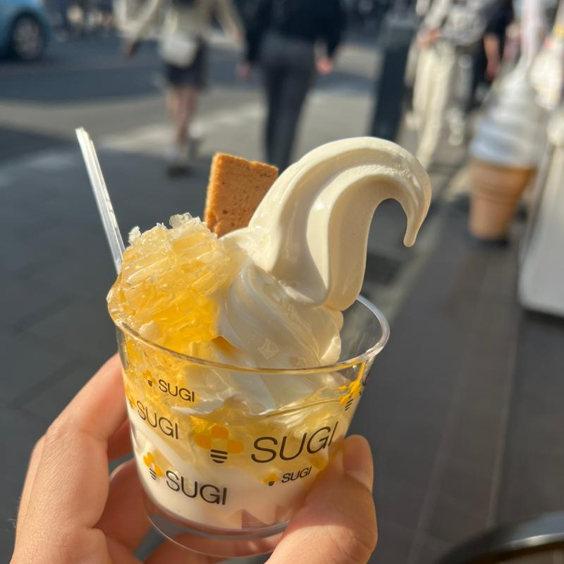巣房蜜ソフトクリーム(杉養蜂園 川越店)
