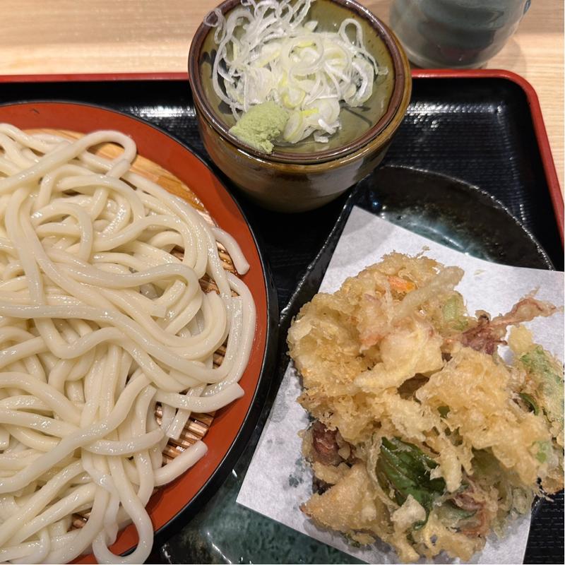 ホタルイカと春野菜のつけ天うどん(味奈登庵 みなとみらい店)