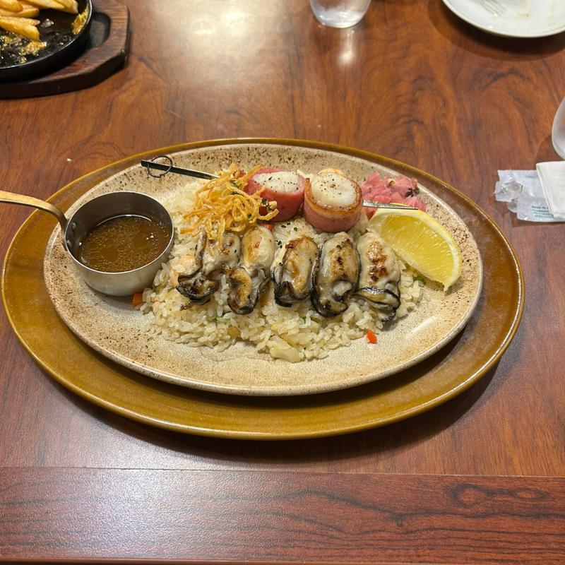 牡蠣と帆立のシーフードピラフ(ロイヤルホスト 津田沼店 )