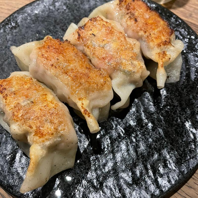 肉肉しいギョウザ(池袋駅前酒場えぼると)
