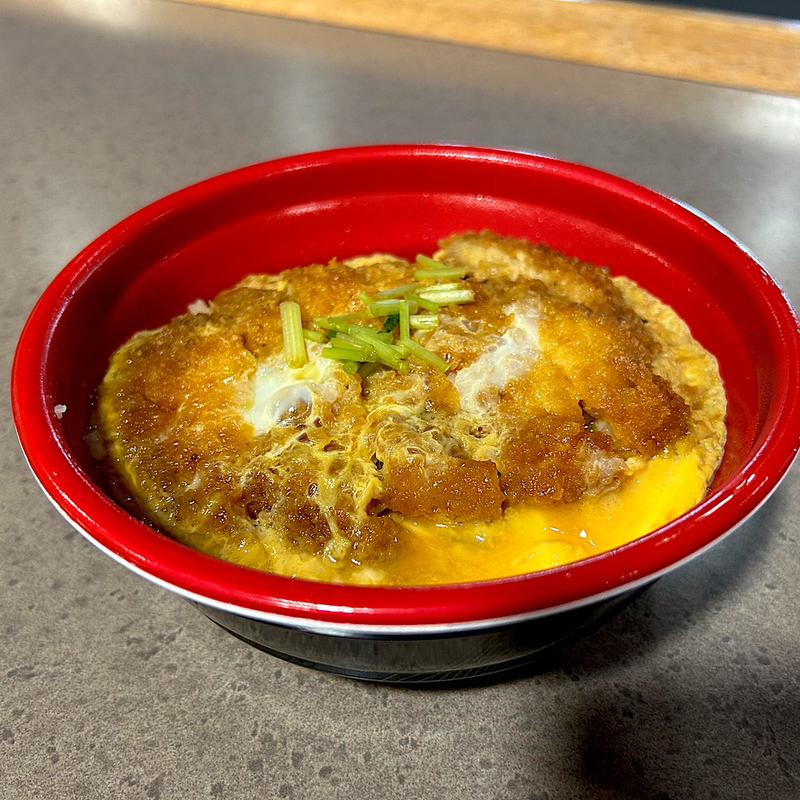 勝丼(勝鶏どんどん)