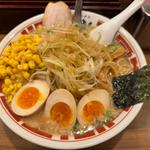 東京豚骨ラーメン大：コーン＋煮卵＋味付けネギ