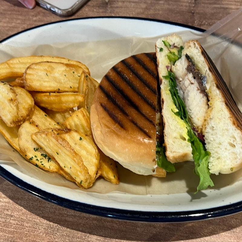 サバのホットサンド(en)