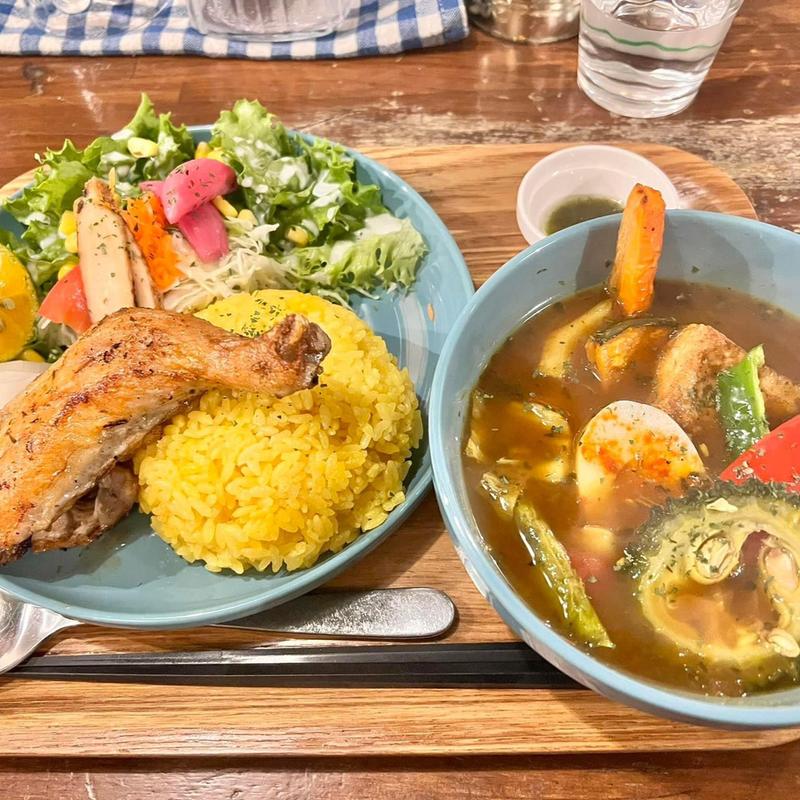 スープカレーとチキンコンフィセット(Soup Curry and Chicken Confit SUNSHIN)
