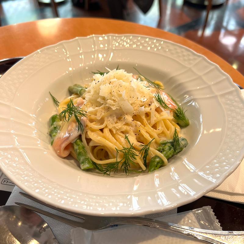 サーモンと4種のチーズクリームパスタ(エクセルシオール カフェ 品川シーサイドフォレスト店)