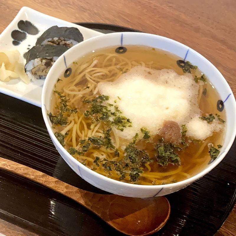 冷かけ梅とろろ蕎麦(そば 冷泉)