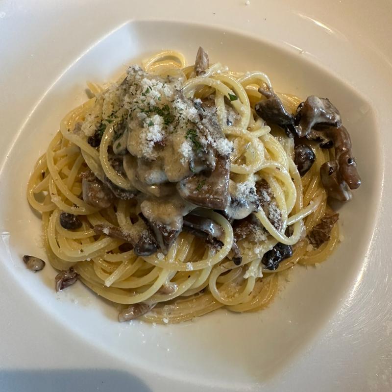 自家製サルシッチャの茸のトリュフ(イル・ガビアーノ)