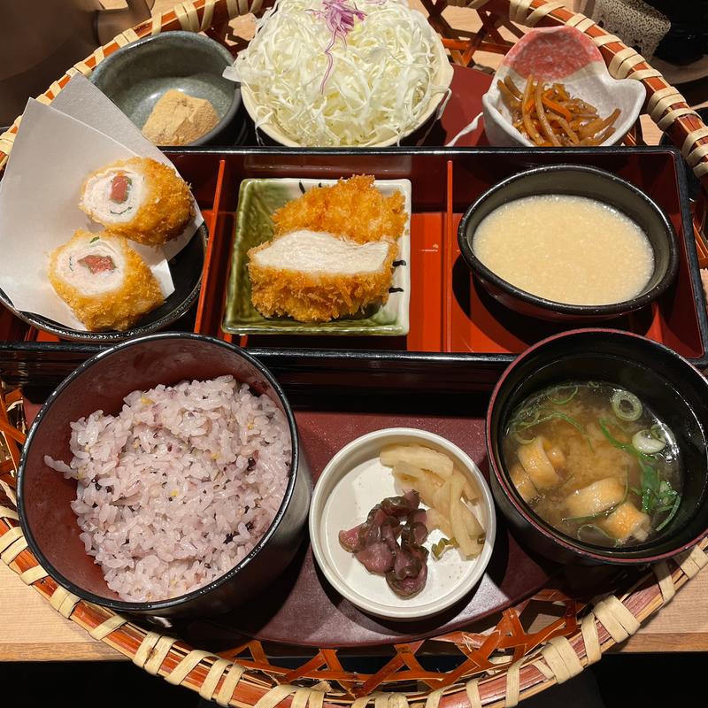 花乃懐石(とんかつ かつまさ 広島店)