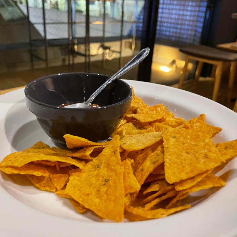ピリ辛ディップサルサチップス(Co-Working & Bar REMINE)