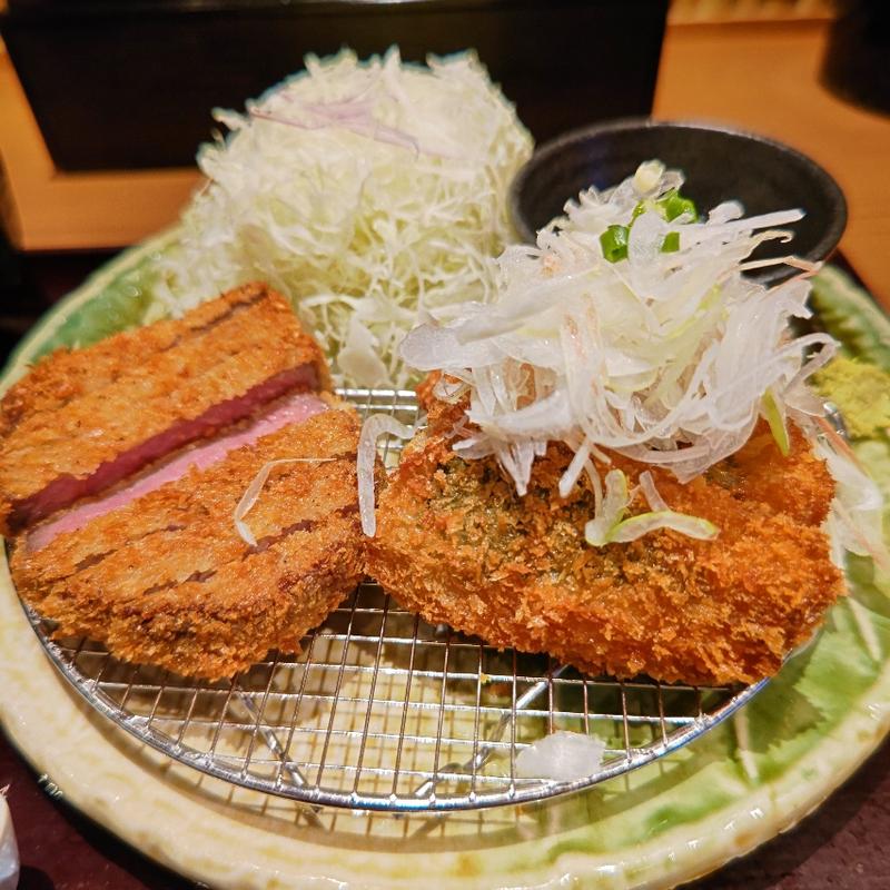 牛カツと鯵カツ(牛カツ京都勝牛 コレットマーレみなとみらい店)