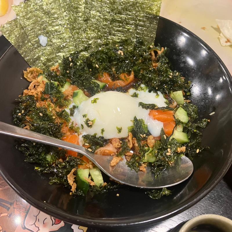 サーモンユッケ(世界の山ちゃん 名古屋駅東店)