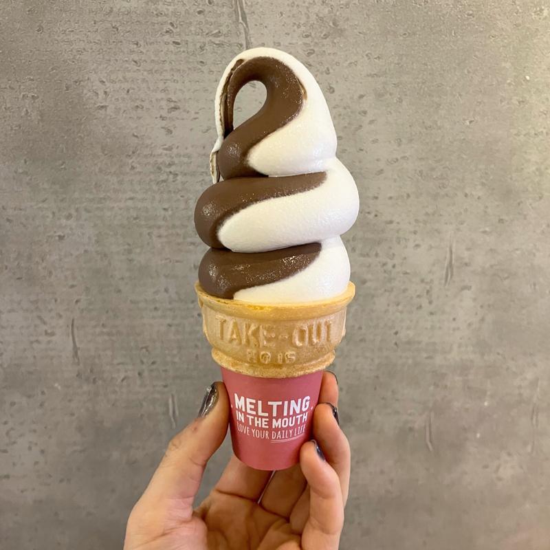 チョコレートミルクソフトクリーム(メルティングインザマウス)