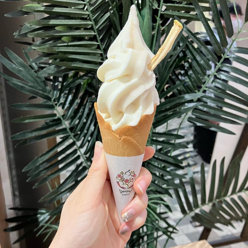 牛乳×国産りんごミックスソフトクリーム(bioral ビオラル)