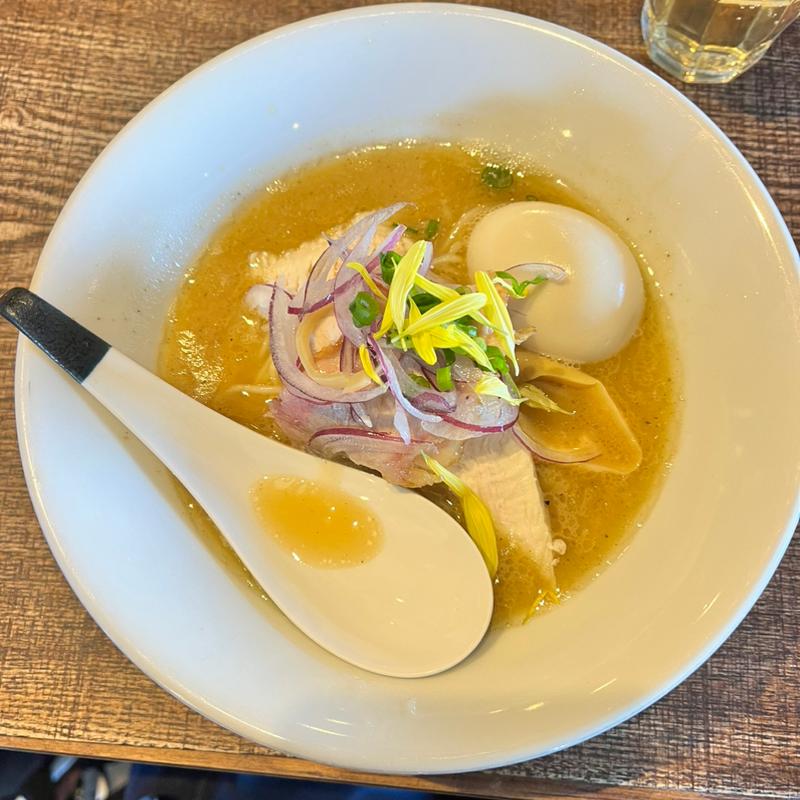 鶏と水(蜂と蝶)