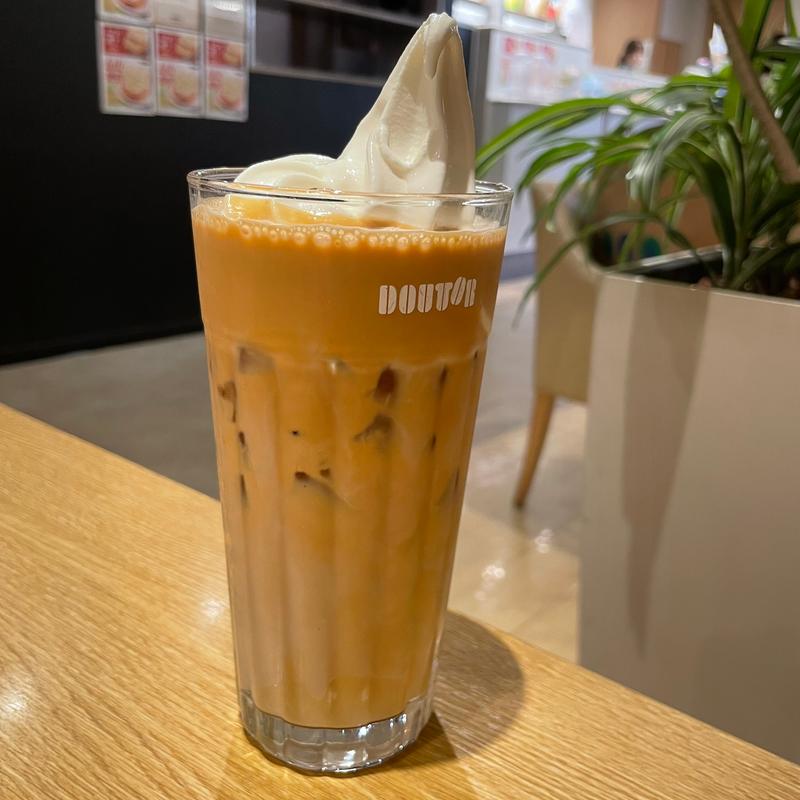 アイスロイヤルミルクティーフロート Lサイズ(ドトールコーヒーショップ 大泉学園北口店)