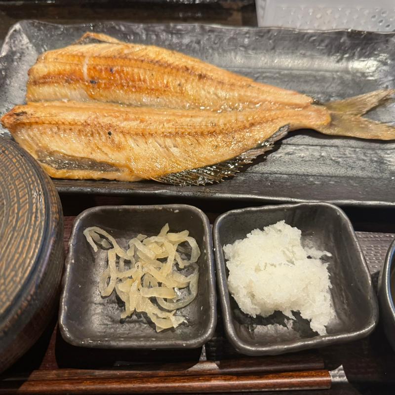 ホッケ定食一尾：納豆＋卵(炭火焼干物定食 しんぱち食堂 新宿店)