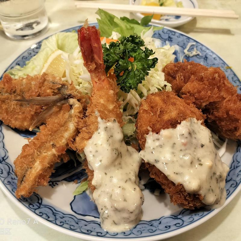 サービス定食 四種盛(とんかつ あけぼの)