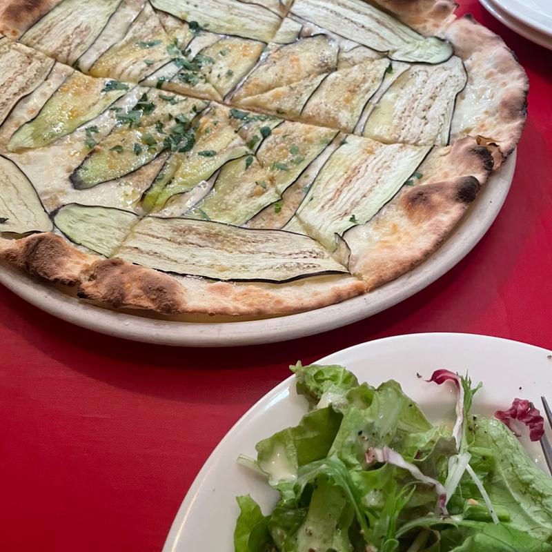 ナスのピザ(イタリア料理 orizzonte (オリゾンテ))