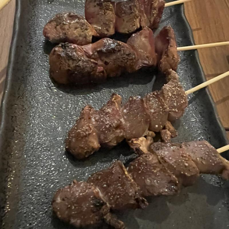 肝＋ズリの串焼き 塩(たんたん)