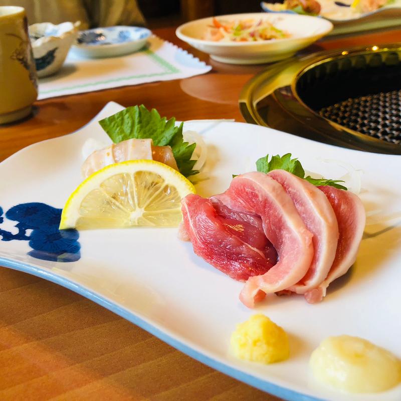 鳥刺し_地元鶏焼き定食(地鶏の里 永楽荘 )