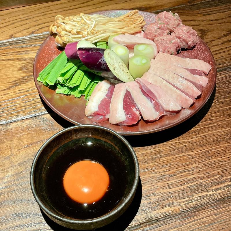 定番の鴨すきコース　名物！鴨すき(Na Camo guro (なかもぐろ))