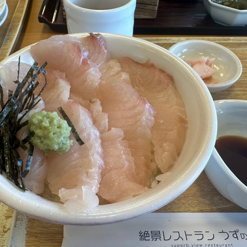 島の漁師めし 淡路島生サワラ丼（春秋冬期のみ）(絶景レストラン うずの丘)