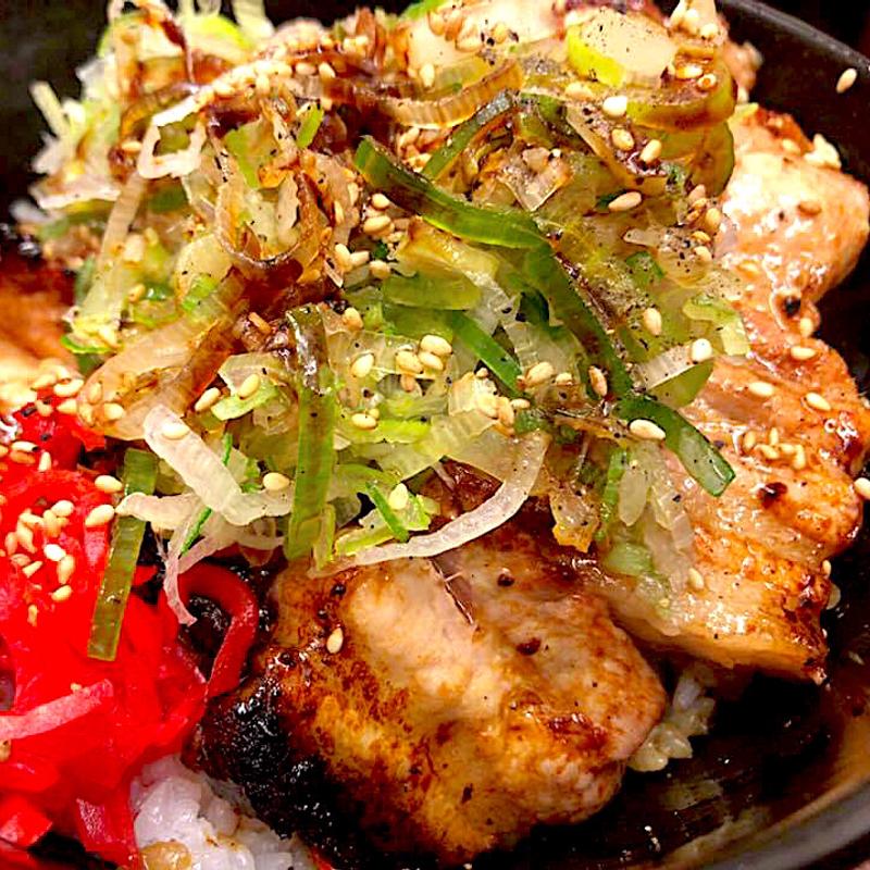 豚丼(やきとんBOO)