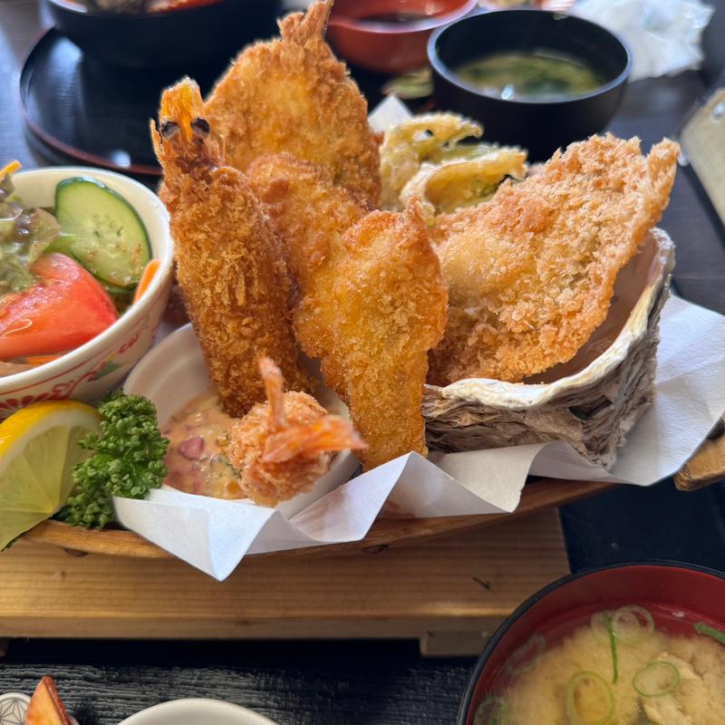 ミックスフライ定食(新鮮処 魚里)