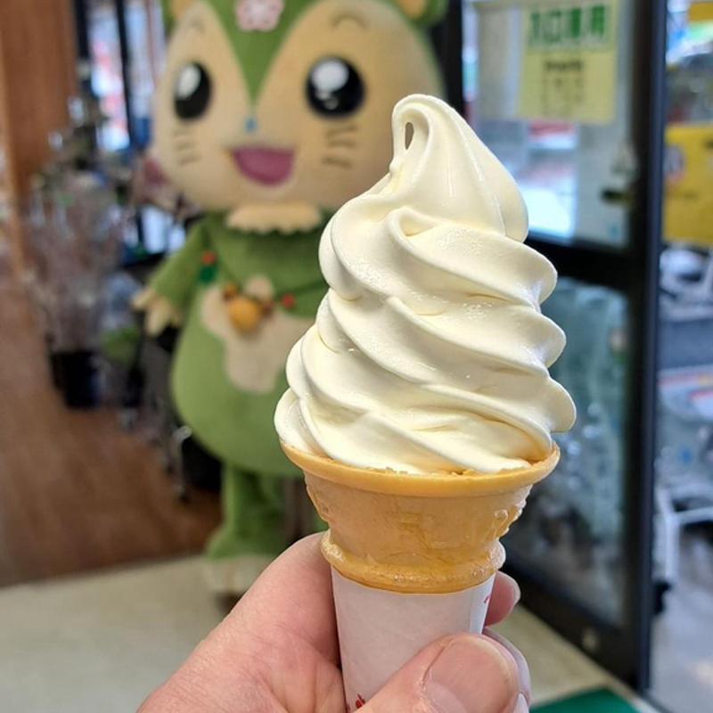 ソフトクリーム(）地産地消レストラン お勝手場（道の駅 つる）)