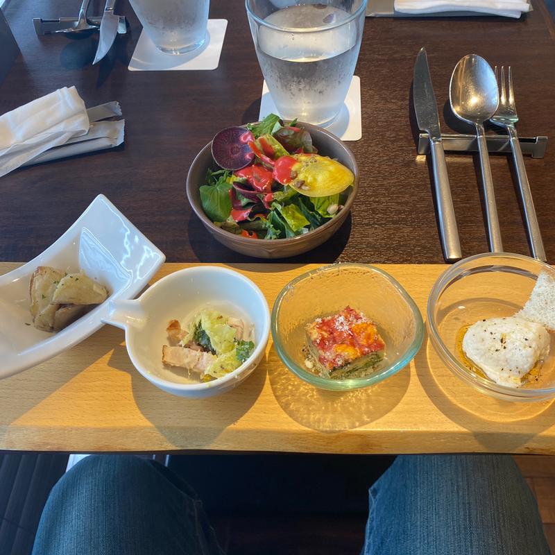 ランチセットの前菜とサラダ(Arcoba)