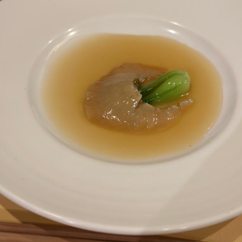 気仙沼産フカヒレの姿煮(中菜Labo. 朝陽)