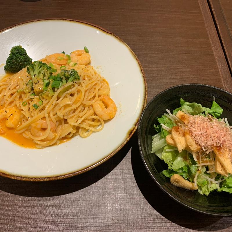 プリプリ海老の濃厚イセエビソース、サラダセット(鎌倉パスタ イオンモール旭川駅前店)