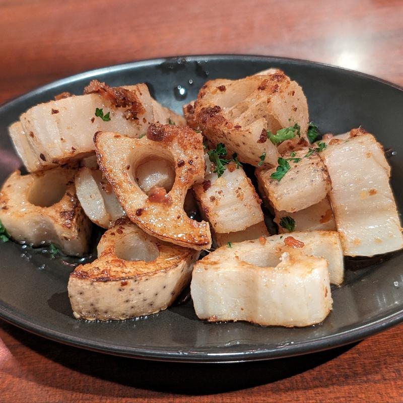 レンコンのアンチョビソテー(ワインバー古越)