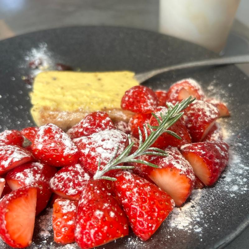 いちごと紅茶のテリーヌ(1969’s coffeestand 1969's space)