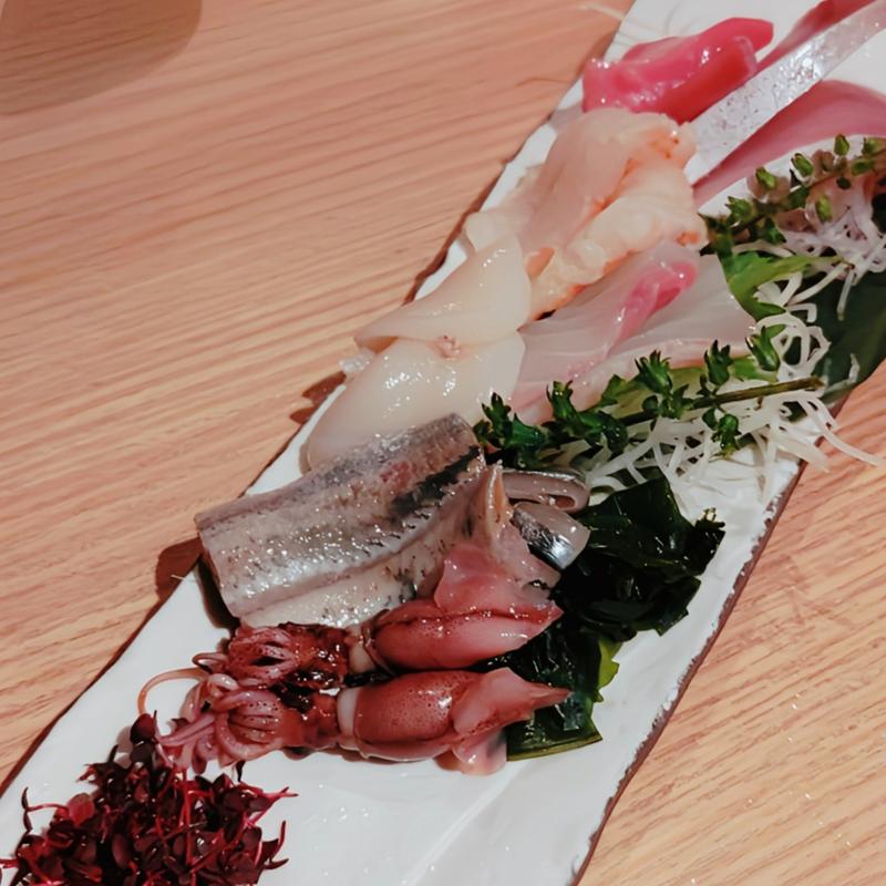 刺身盛り合わせ(和酒だいにんぐ 魚魚呑(とととん))