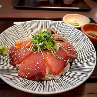 3色漬け丼(仙台旬の地魚料理 おとな飯 和 （センダイシュンノジザカナリョウリオトナメシカズ）)
