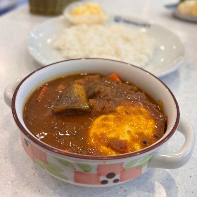 チキンバリカレー（トッピング:チーズ・フライドエッグ）(新川デリー)