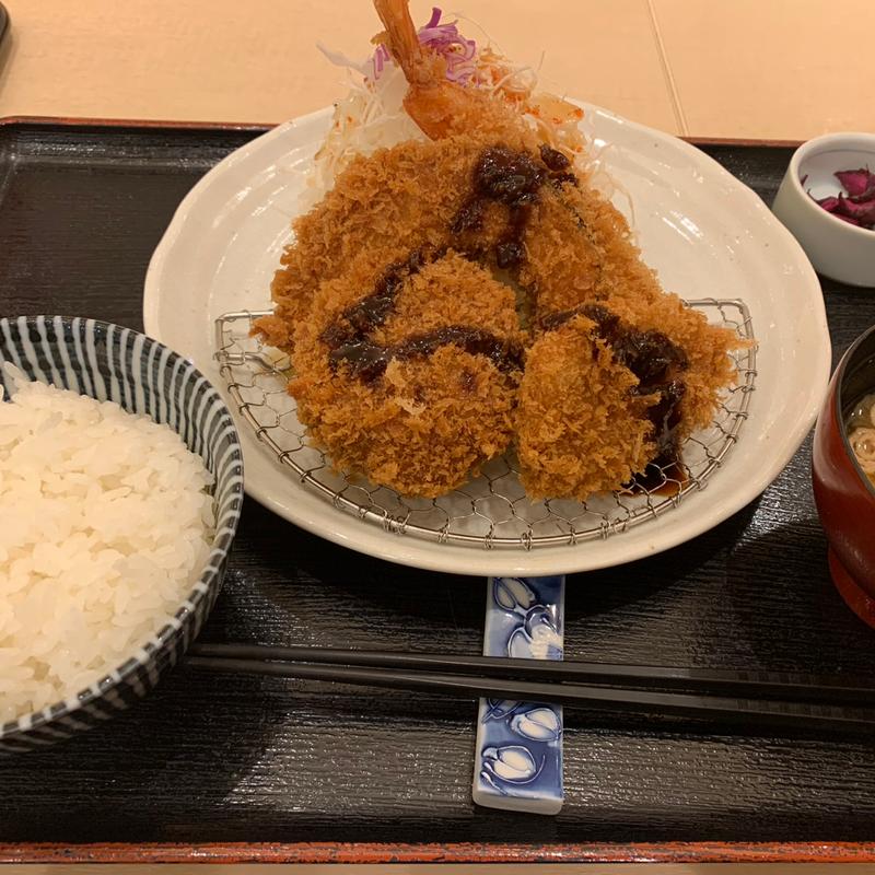 盛り合わせ(一口カツ、エビフライ、ミンチカツ、野菜フライ)定食B(あさひ川 井泉 イオンモール旭川駅前店 )