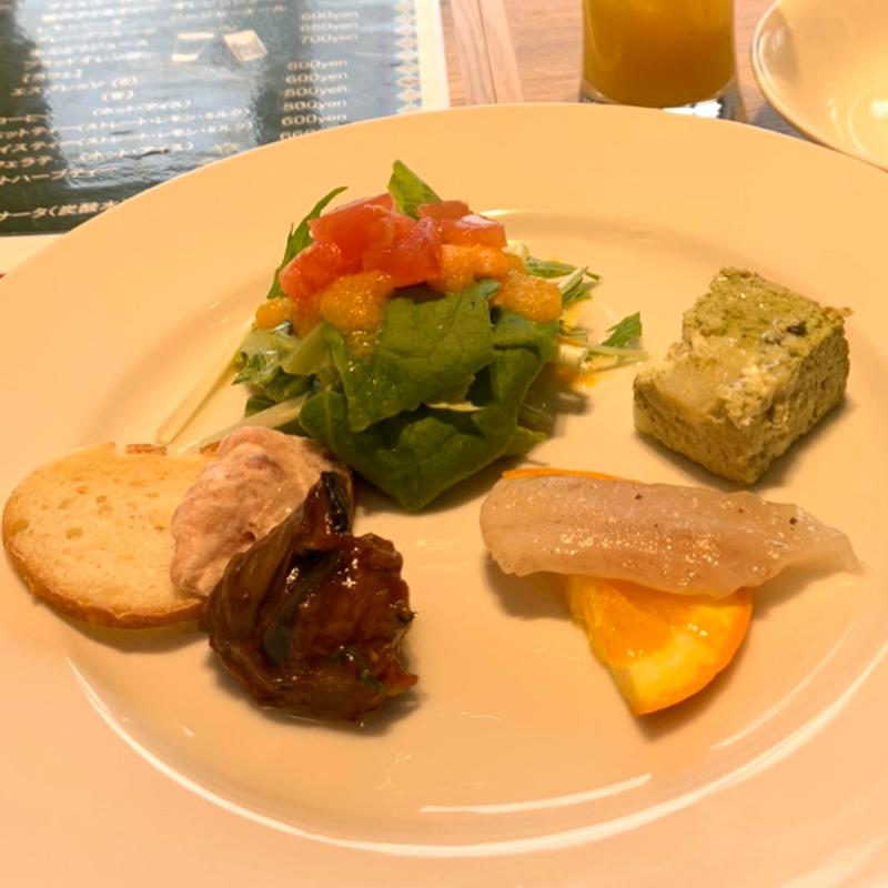 前菜（3850円のランチコースの一部）(トラットリア ピッツェリア エトナマーレ ミウィ橋本店)
