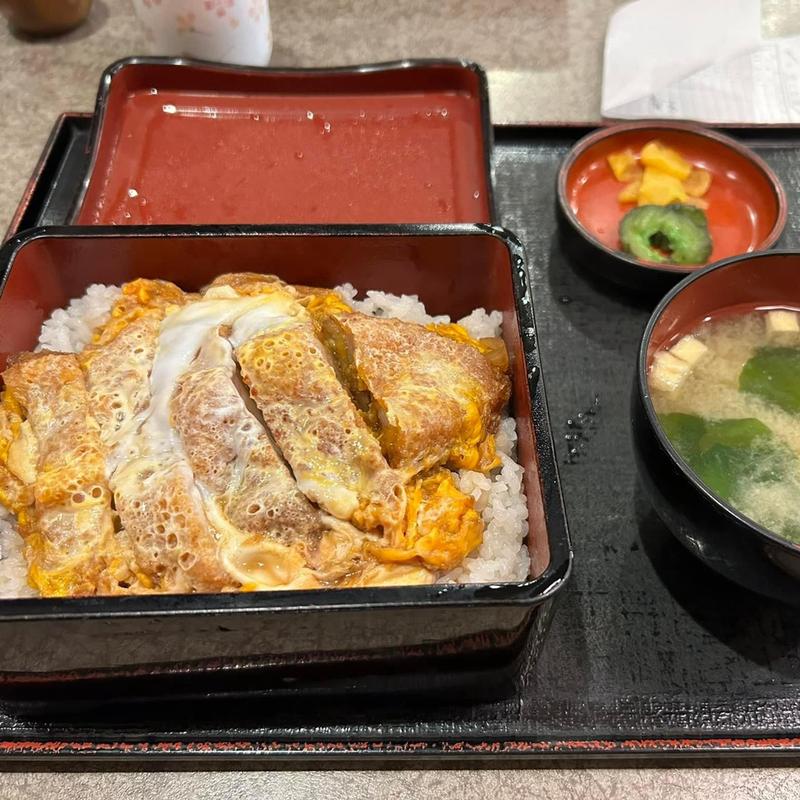 カツ重(めん秀 長盛庵)