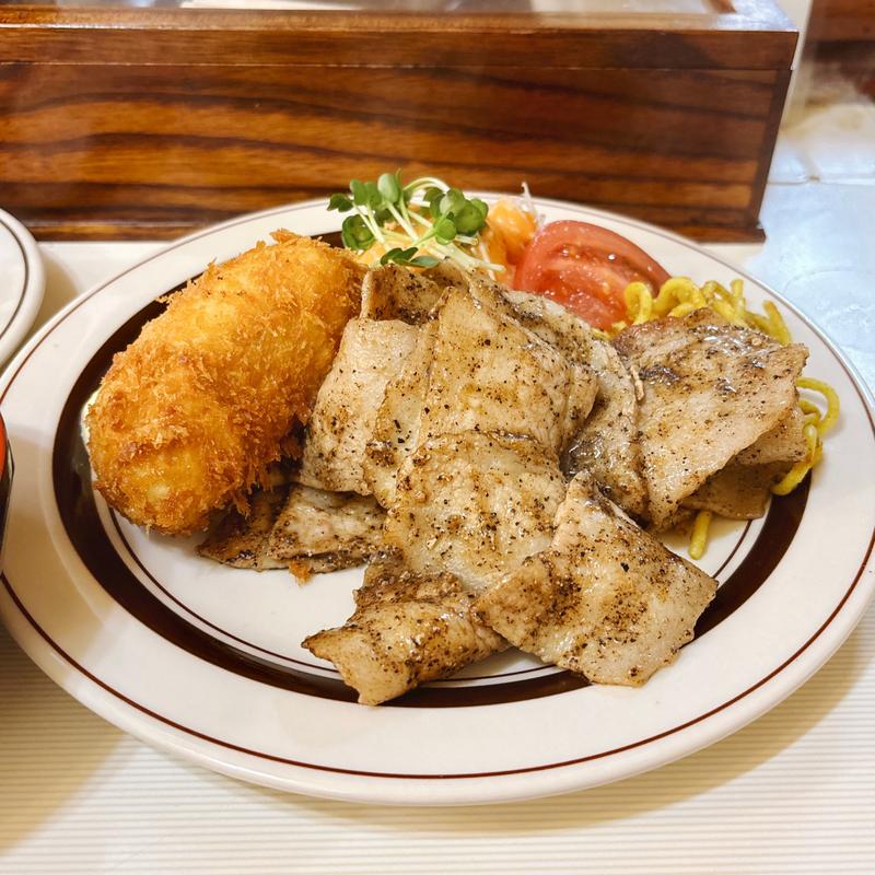 皿盛りB(からし焼肉とカニクリームコロッケ)(洋庖丁 大山店)