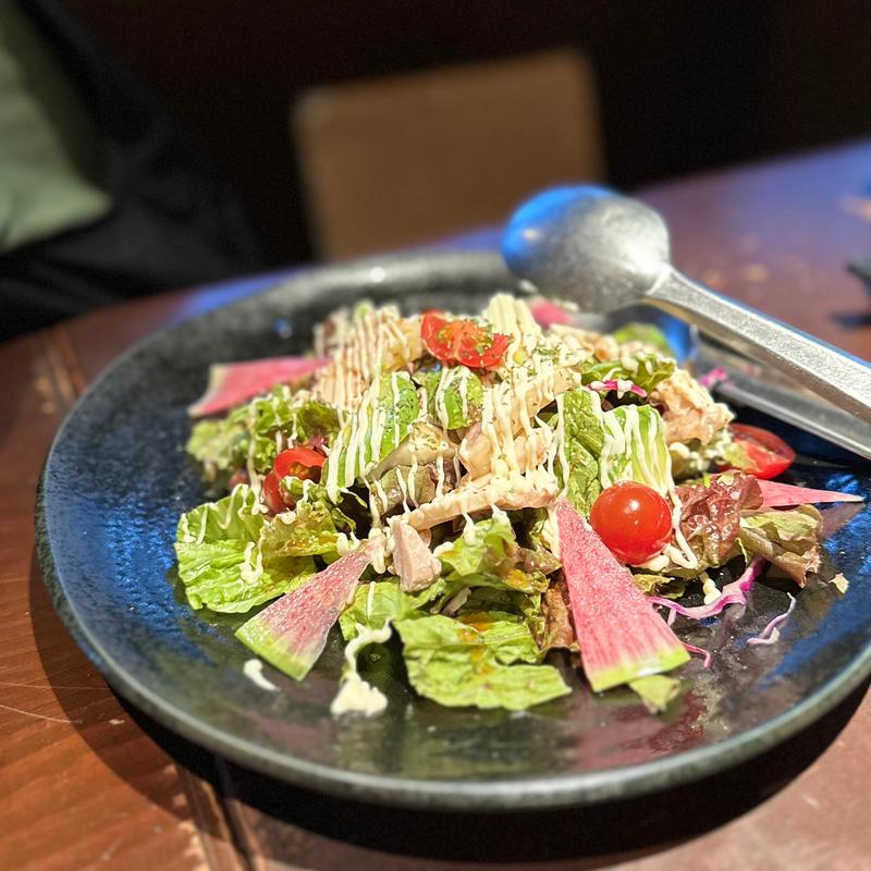 むし鶏とアボカドのサラダ(炭火焼鳥Dining門 平野長原店)