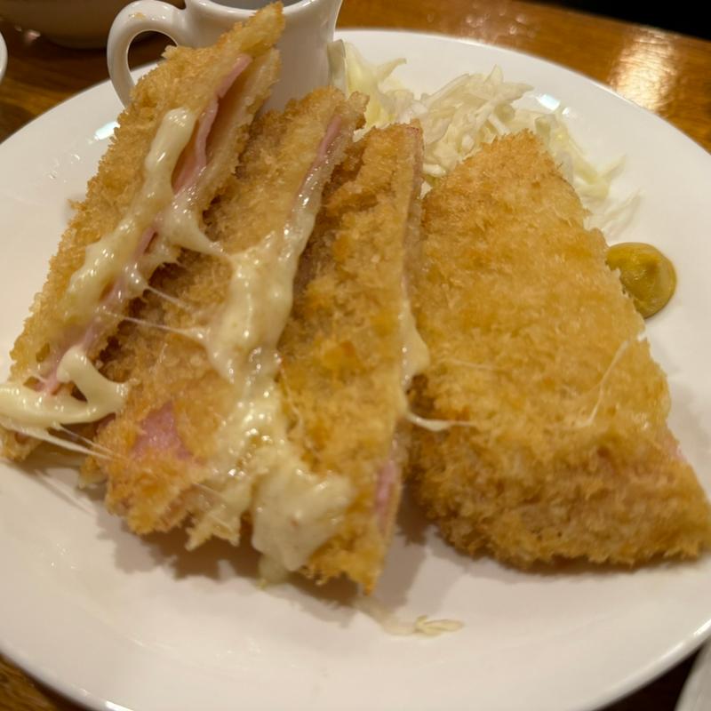 チーズハムカツ(呑者家 末広通り店 （どんじゃか）)