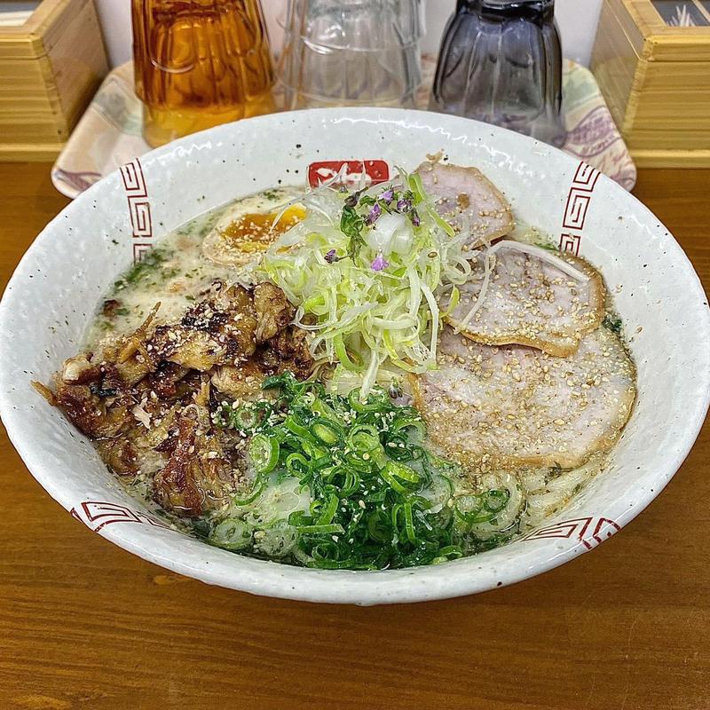 塩ちゃーしゅー麺 中盛(1.5玉)(らーめん 弥七)