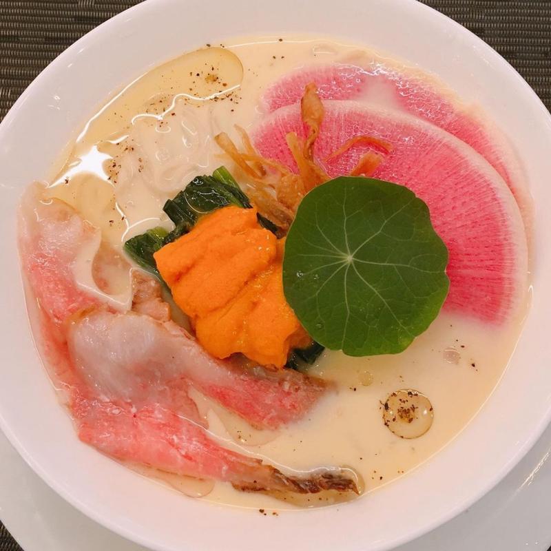 白トリュフ香る雲丹と和牛の冷たいとうもろこしのラーメン(MENSHO)